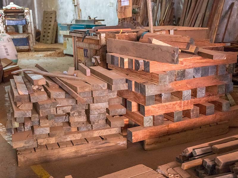 东坡楼梯地板柜门油漆修复