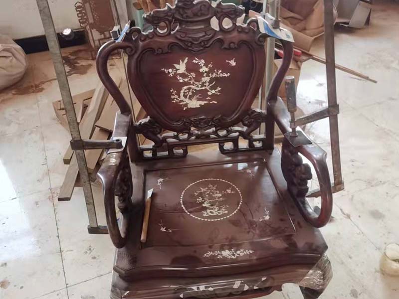 东坡老旧红木家具翻新方法